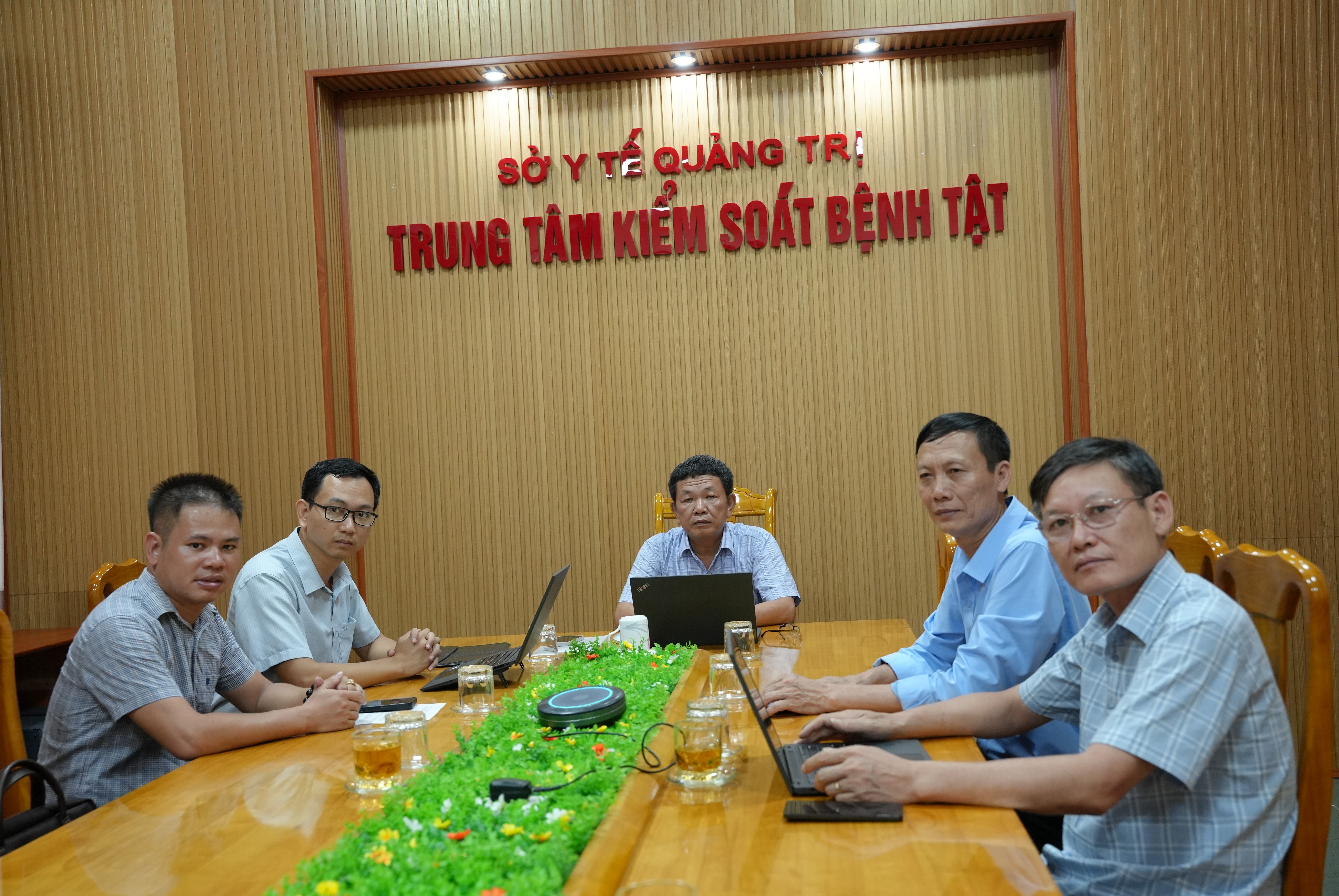 Tập_huấn_công_tác_giám_sát_phòng_chống_bệnh_do_vi_rút_Eboladsfgregrg.JPG