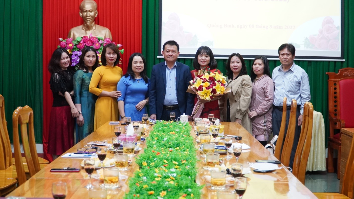 Bác sỹ Đỗ Quốc Tiệp Giám đốc trung tâm phát biểu chúc mừng 2