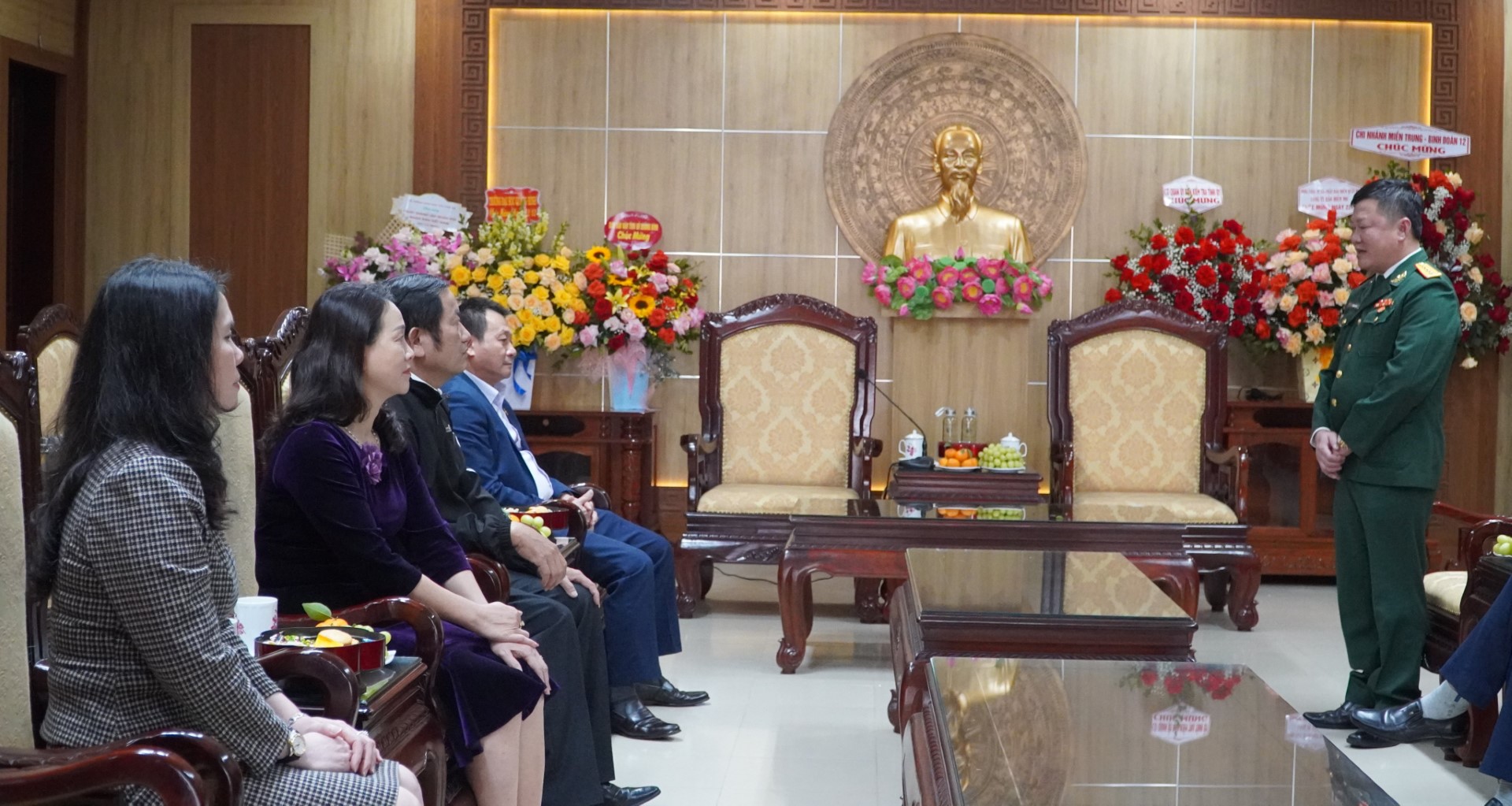 Bộ chỉ huy Quân sự tỉnh bày tỏ cảm ơn sự quan tâm của đơn vị Custom