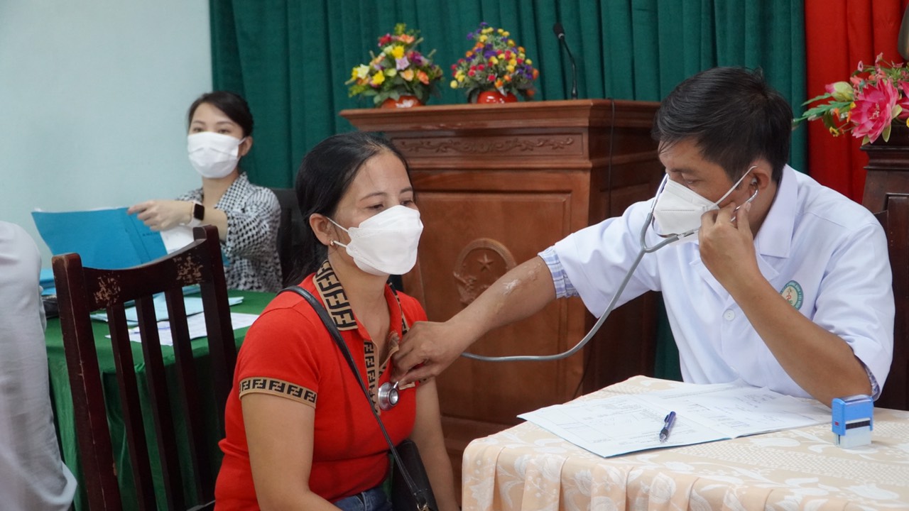 CDC Quảng Bình khám sức khoẻ cho nhân viên Công ty Cổ phần Bia Hà Nội Quảng Bình1