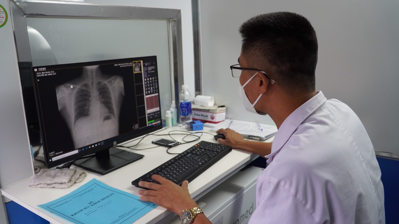 CDC Quảng Bình khám sức khoẻ cho nhân viên Công ty Cổ phần Bia Hà Nội Quảng Bình5