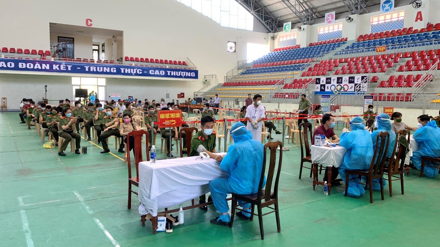 Chuyển bệnh nhân về các cơ sở điều trị Covid 193