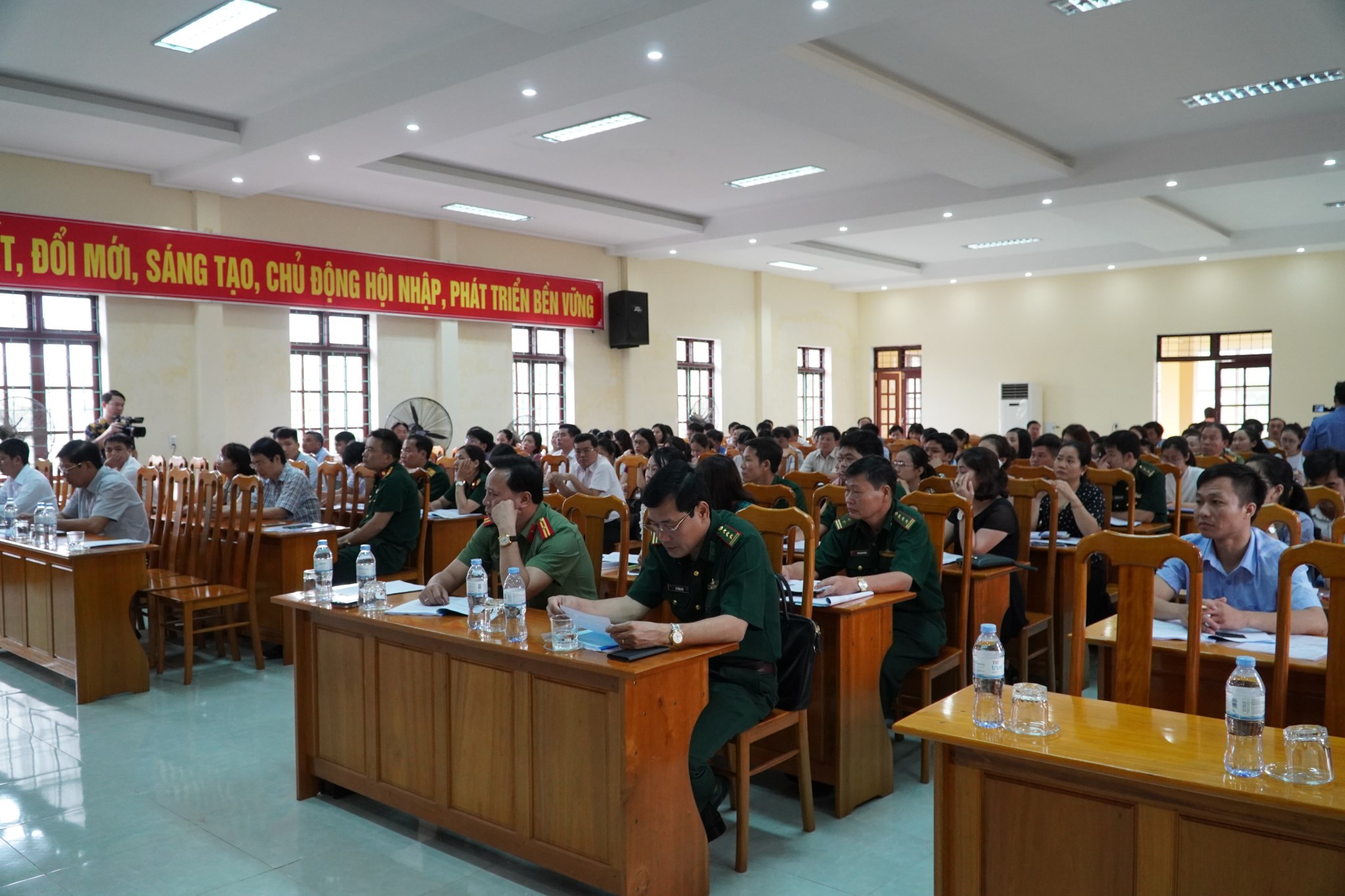 Các học viên tham gia lớp tập huấn