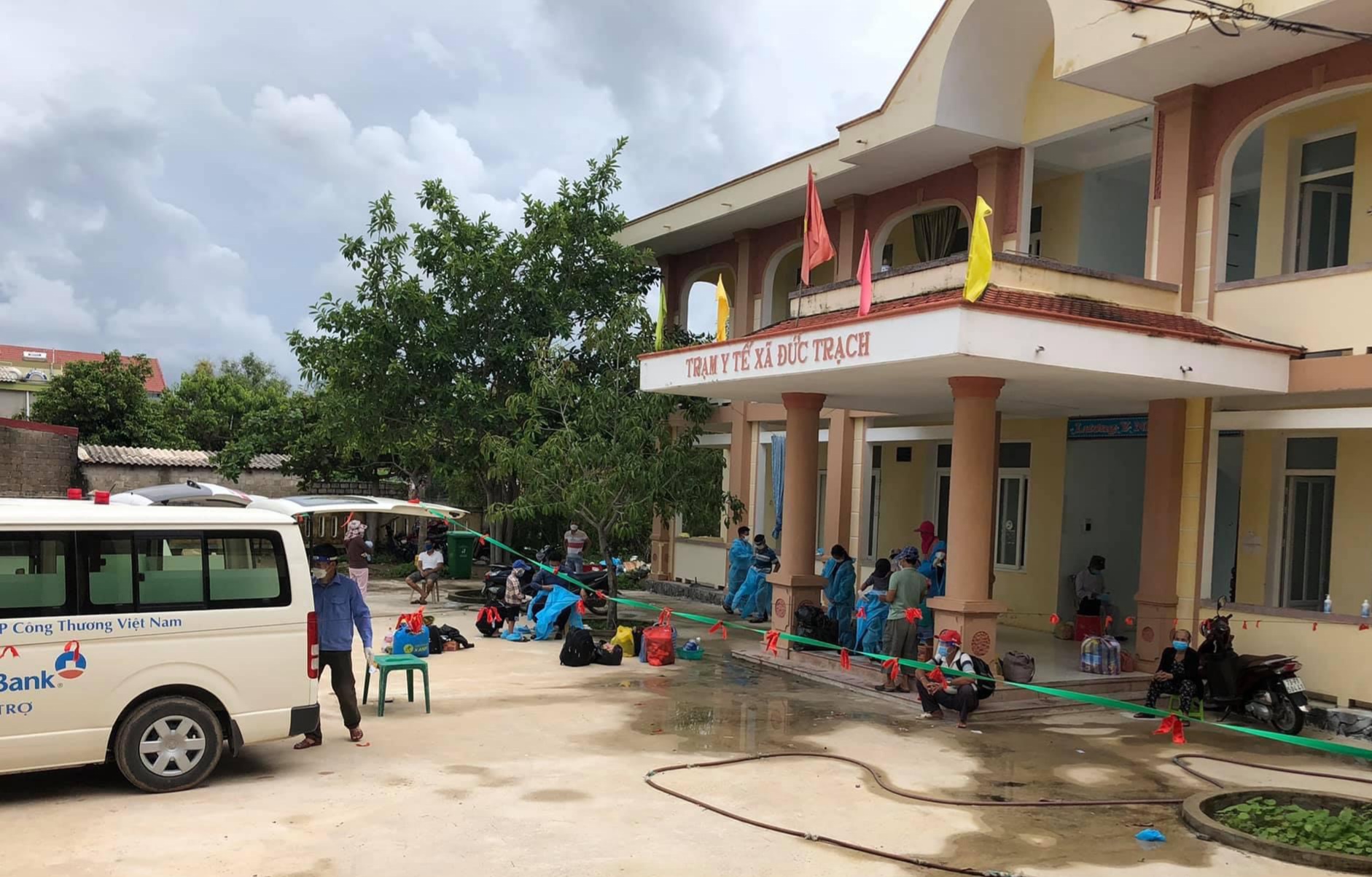 Các trường hợp F0 được đưa vào các cơ sở điều trị Covid 19 để tiến hành cách ly điều trị1