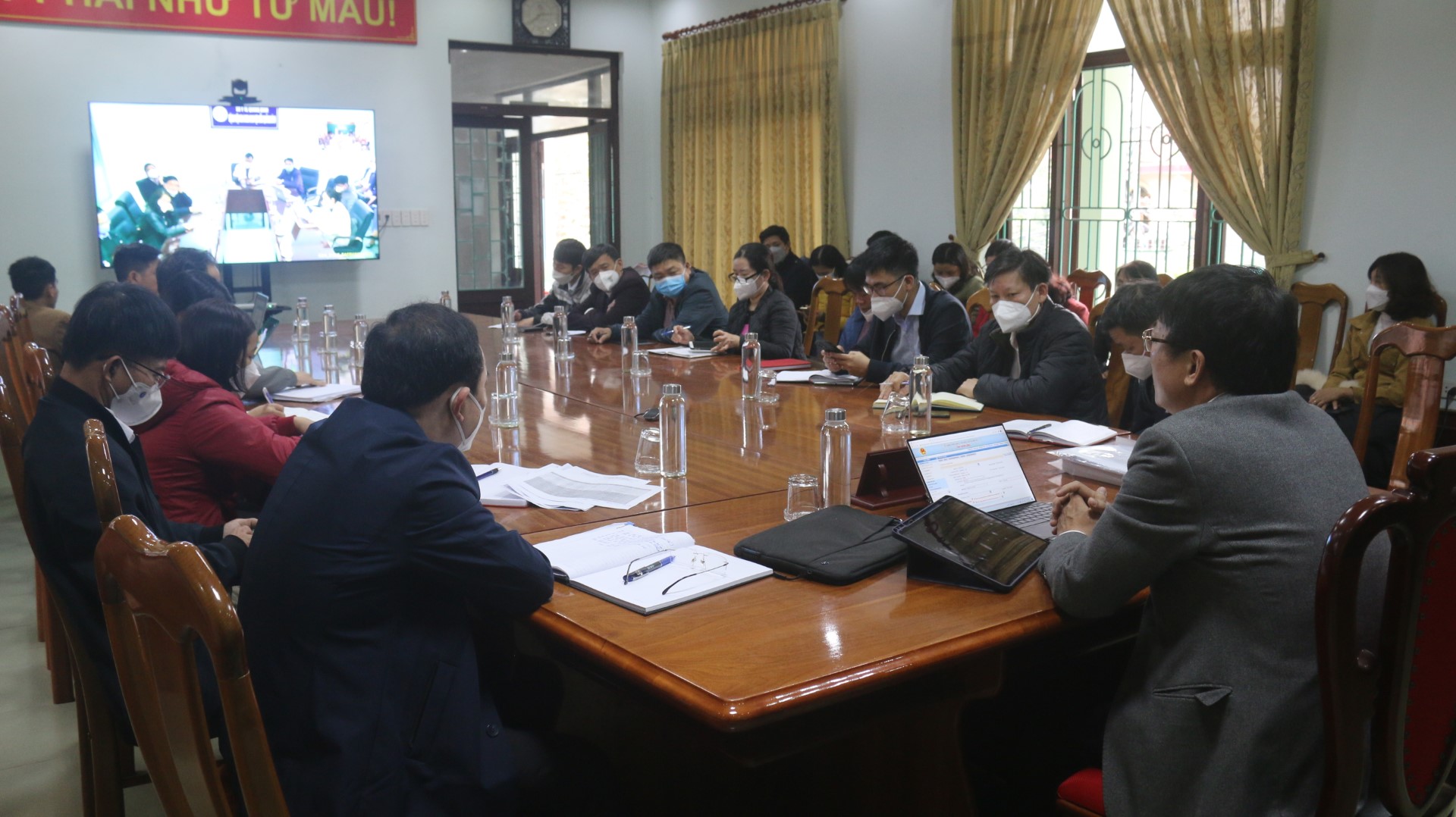 Các đại biểu tham dự tại điểm cầu Sở Y tế Custom