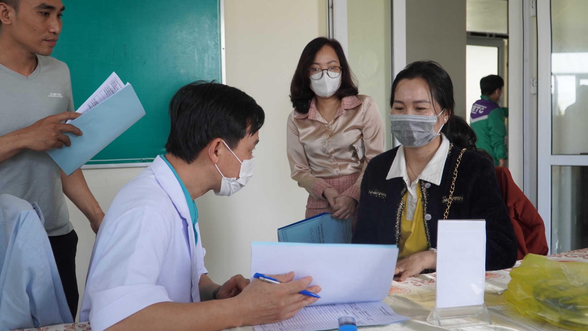 Khám tổng quát cho cán bộ nhân viên công ty