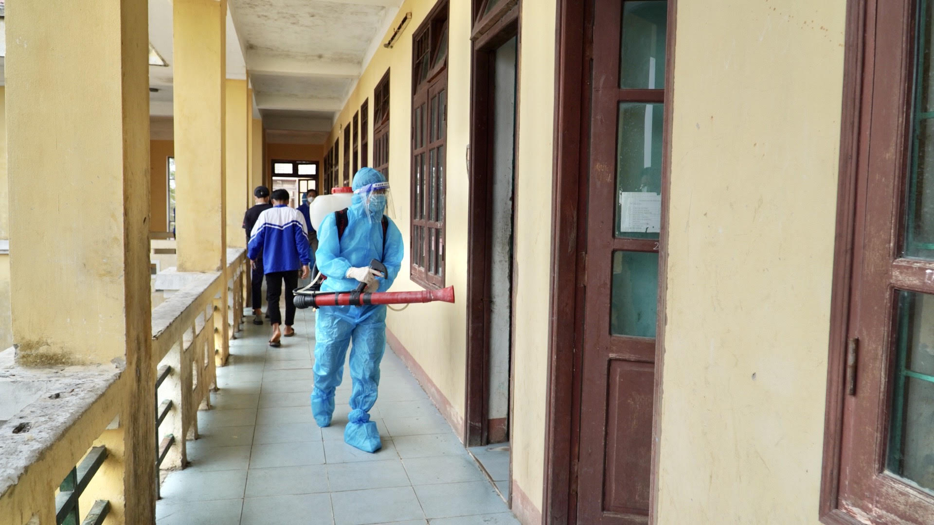 Khẩn trương triển khai các biện pháp khống chế nguồn lây nhiễm tại Trường THPT dân tộc nội trú tỉnh Quảng Bình 3