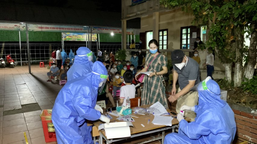 MỘT SỐ HÌNH ẢNH HOẠT ĐỘNG TRIỂN KHAI PHÒNG CHỐNG DỊCH3