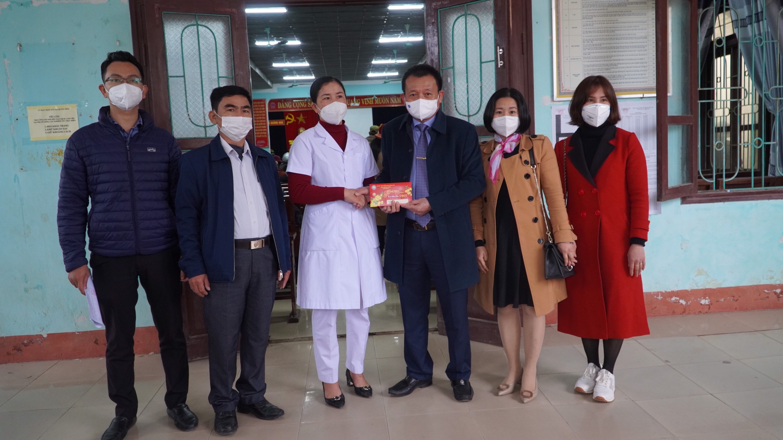 Một số hình ảnh giám sát tại các điểm tiêm 2