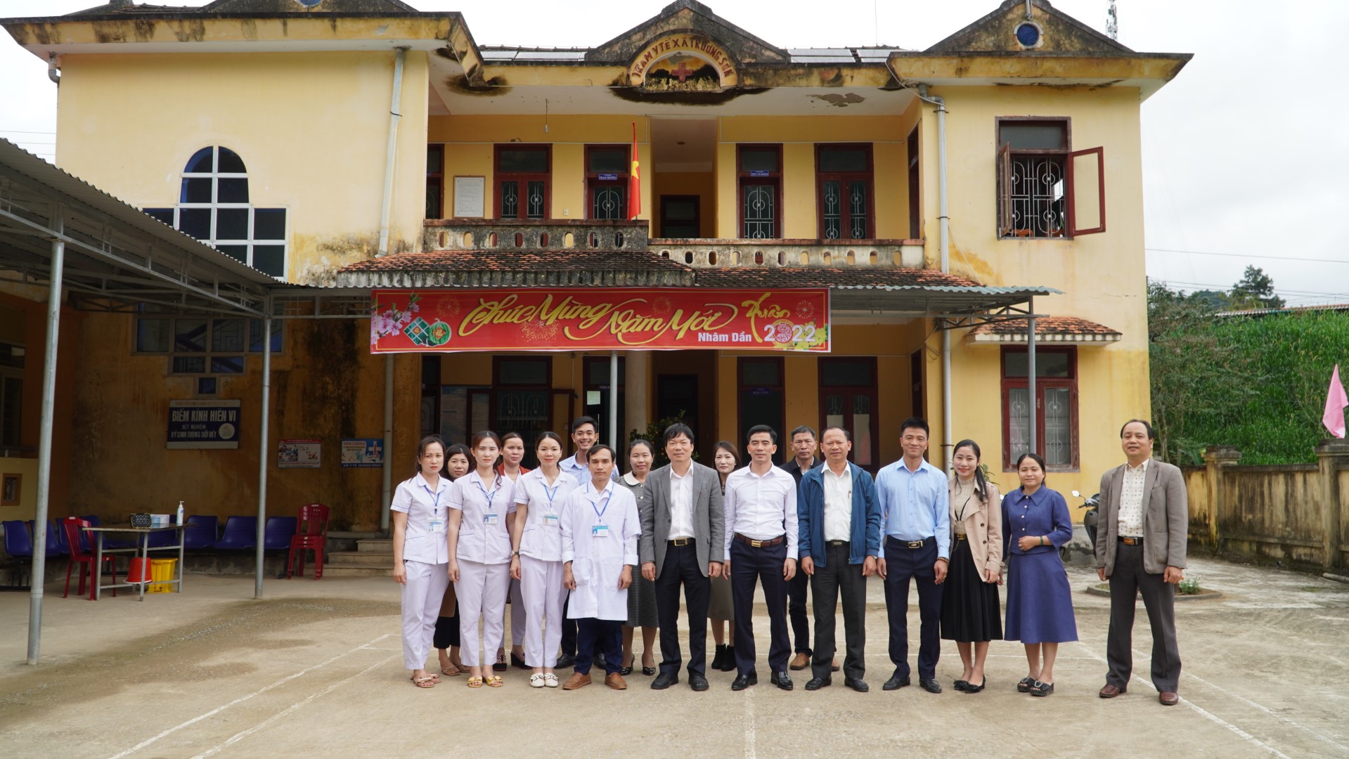 Một số hình ảnh hoạt động tại buổi đến thăm xã Trường Sơn1 Custom 1