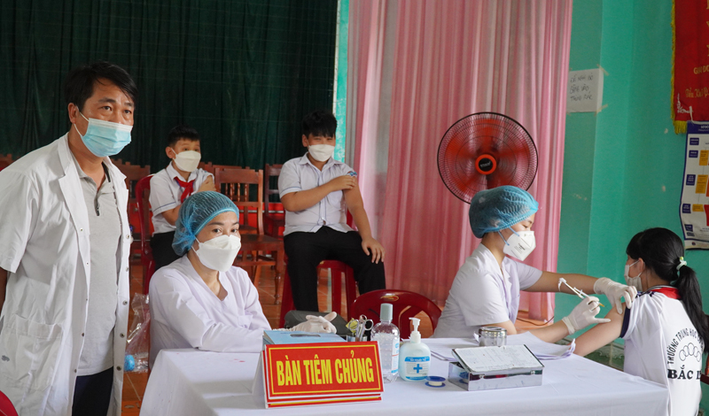 Quảng Bình tập trung đẩy nhanh tiến độ tiêm vắc xin phòng Covid 19 cho trẻ emjpg