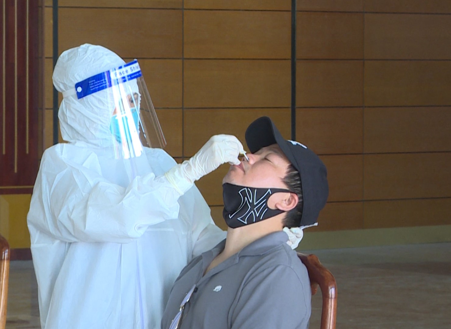 Sequence 04.00 00 13 21.Still001