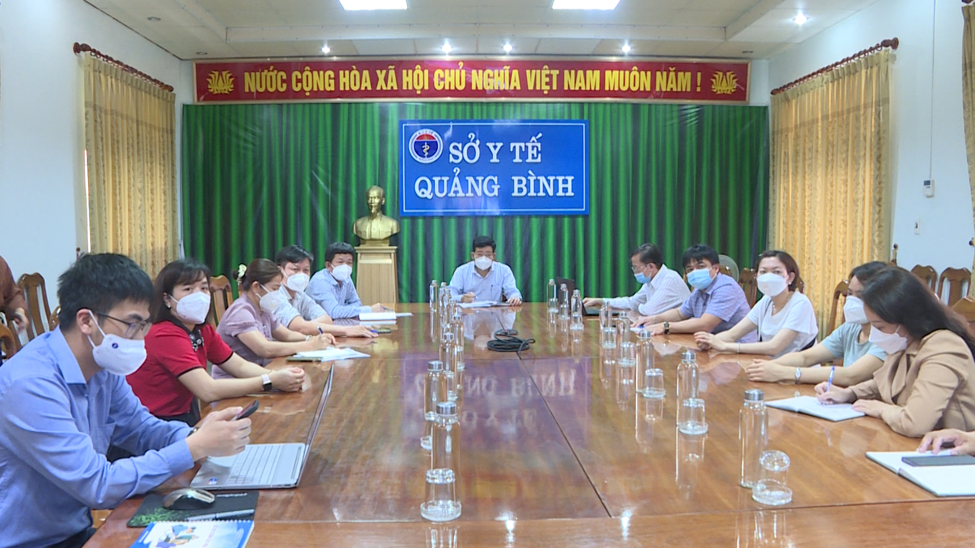 Sequence 22.00 00 03 06.Still002