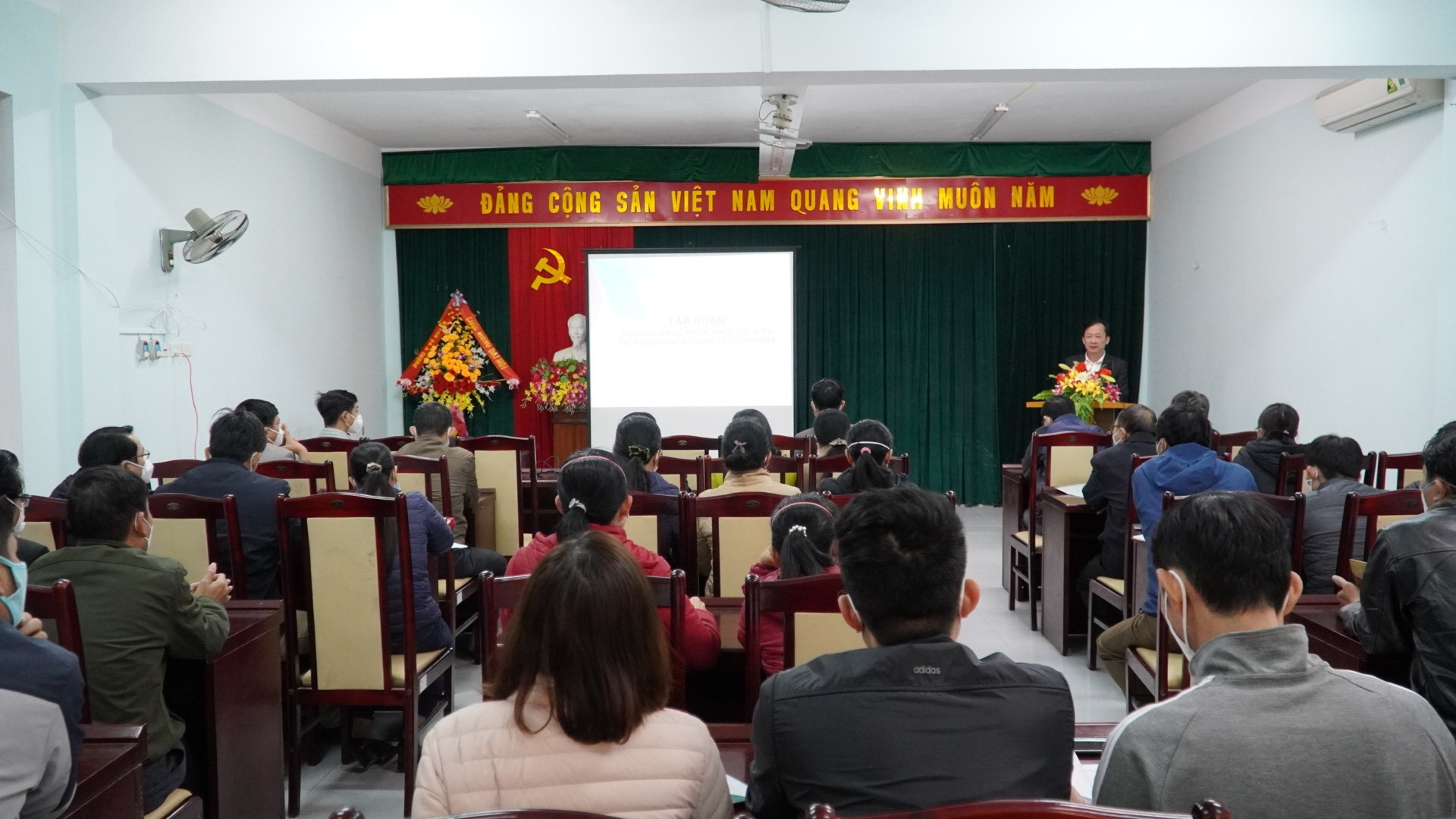 Sở Y tế tập huấn hướng dẫn quản lý theo dõi điều trị người nhiễm Covid 19 F0 tại nhà