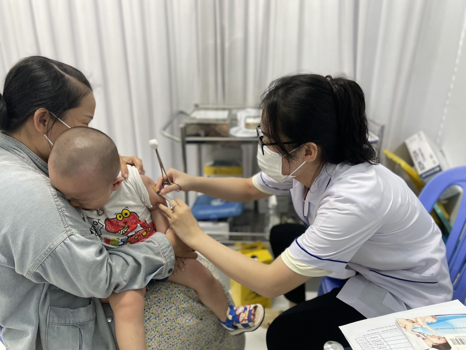 Tiêm chủng vaccine là cách phòng bệnh bạch hầu hiệu quả nhất tỷ lệ bảo vệ trên 97jpg