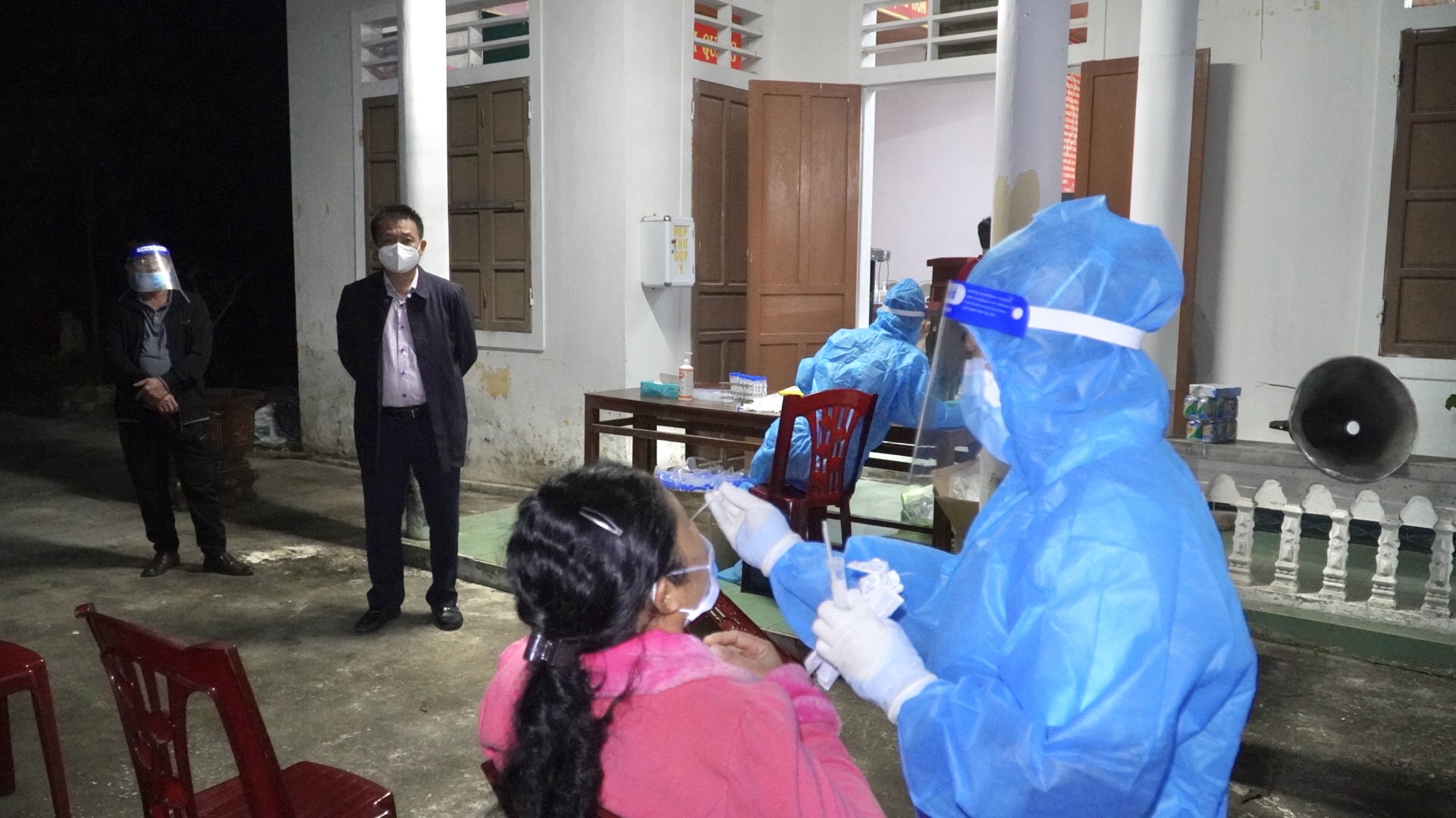 Triển khai công tác chống dịch tại thị trấn Đồng Lê đêm 14 116