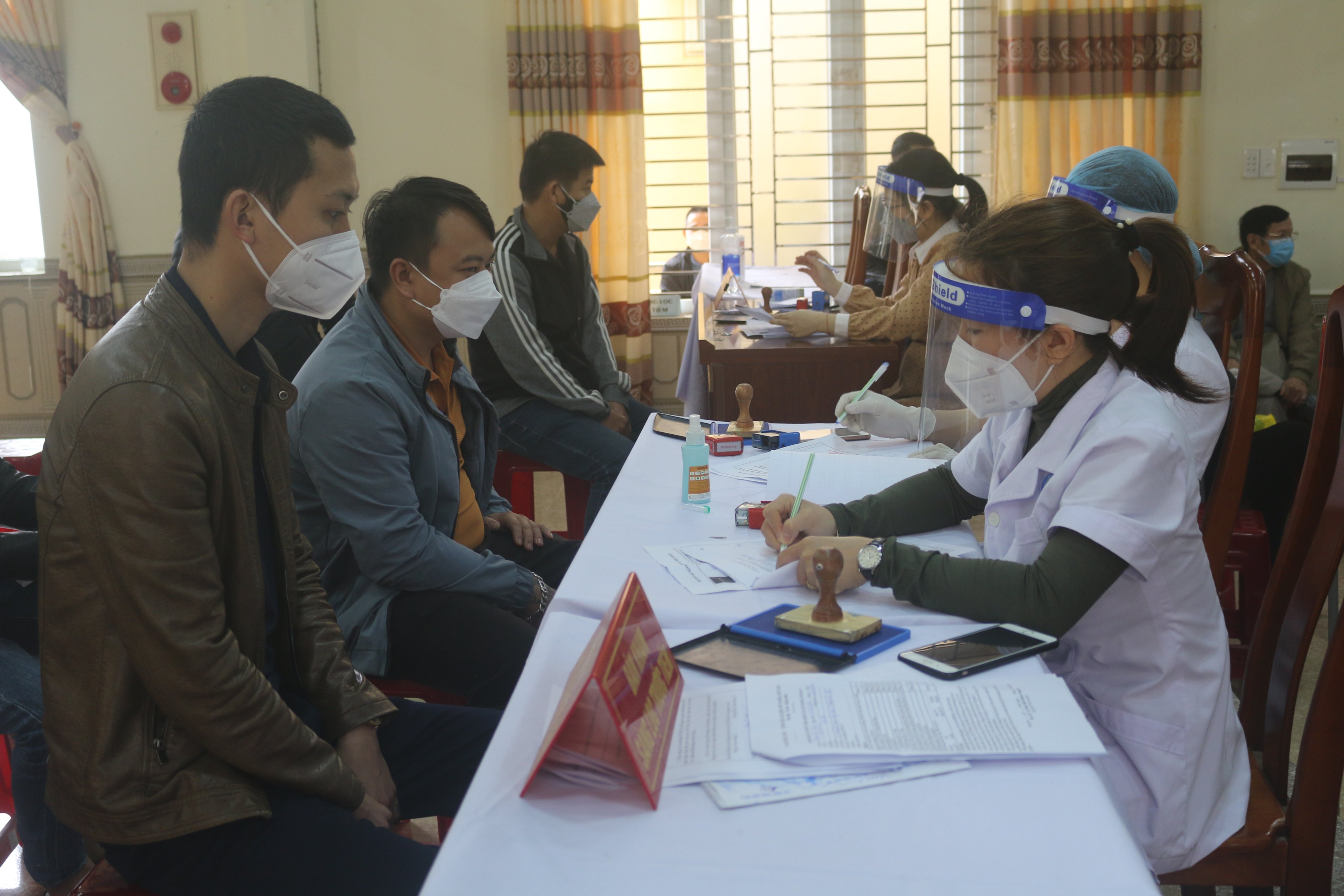 Tại điểm tiêm Bệnh viện Đa khoa TP. Đồng Hới