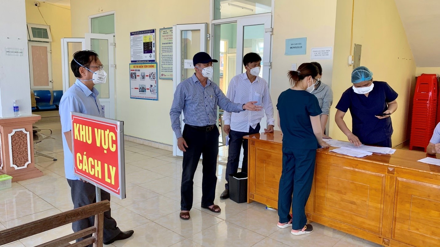 Tổ công tác đặc biệt của CDC Quảng Bình tham gia hỗ trợ Ba Đồn trong công tác phòng chống dịch Covid 19jpg