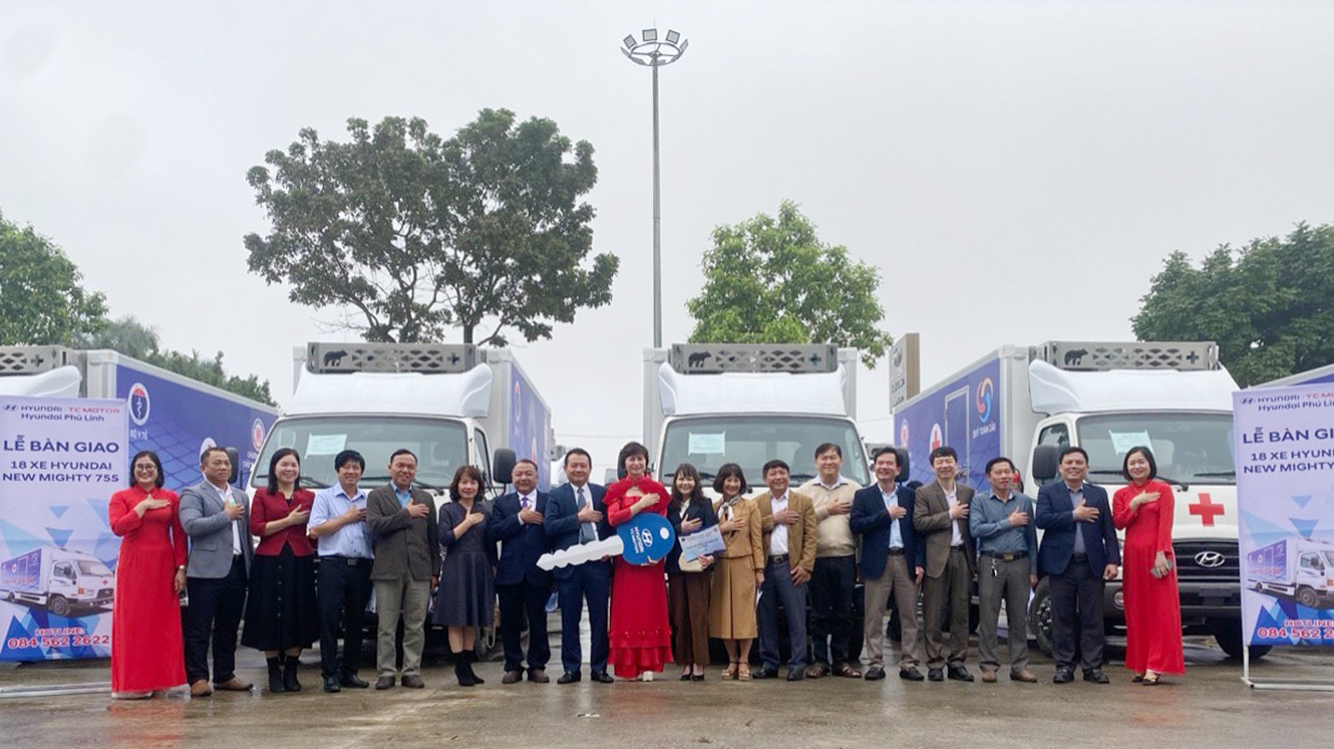 Với hệ thống xe chụp X quang KTS lưu động các địa phương sẽ có thêm điều kiện thuận trong khám lưu động phát hiện sớm lao và bệnh phổi cho người dân tại cộng đồngjpg