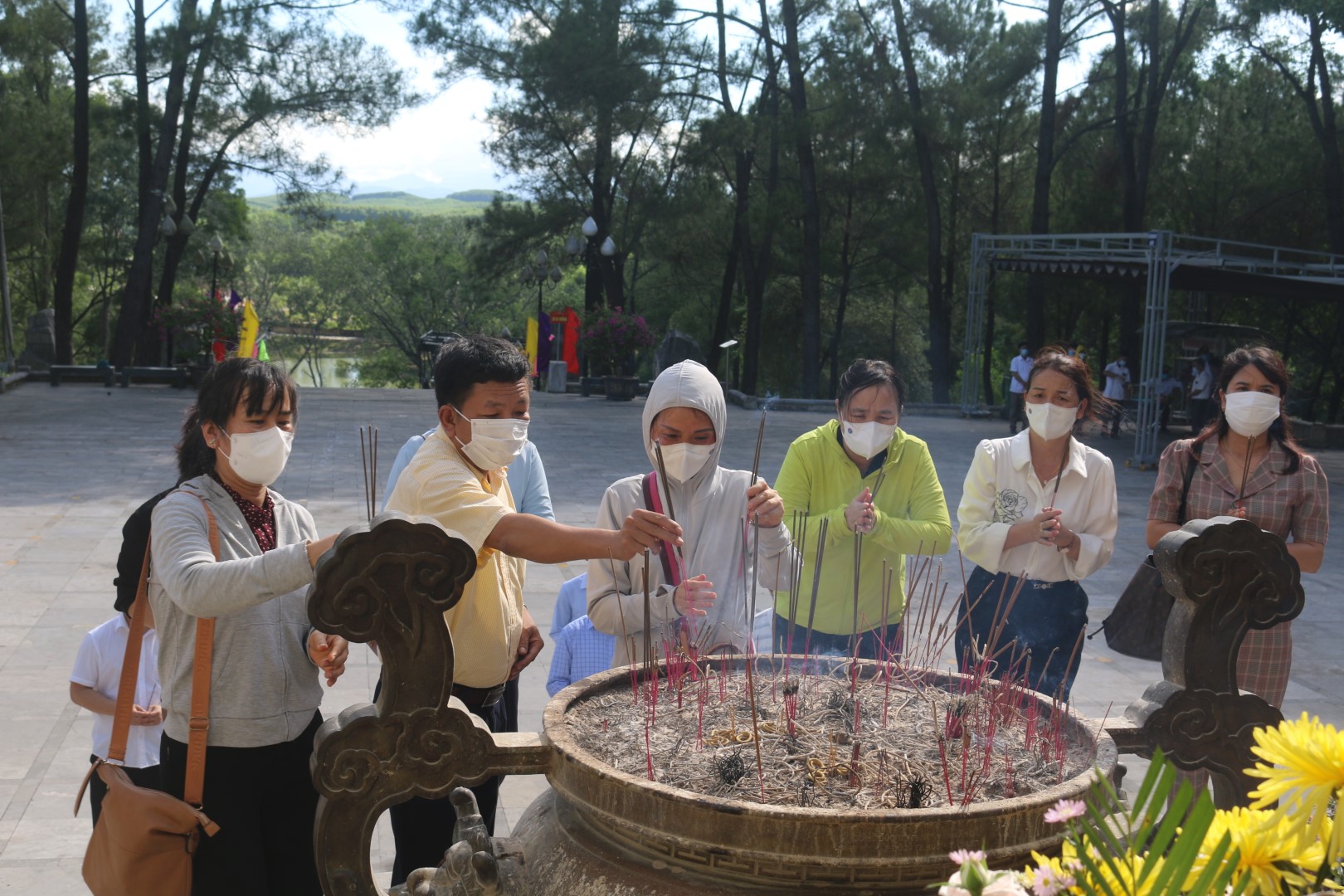 danh chuông 17 Large