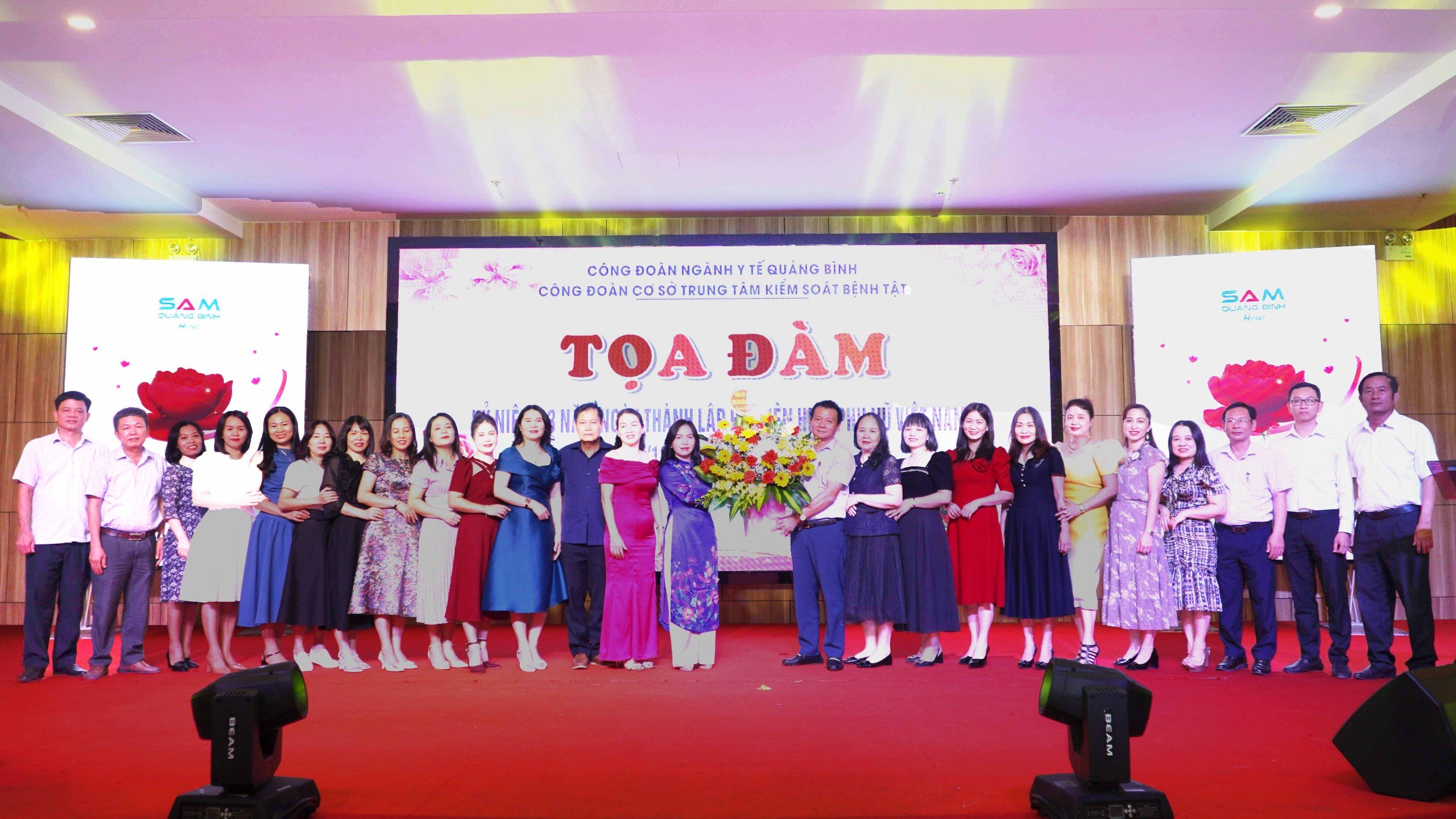 tao tặng cho nư chủ chốt