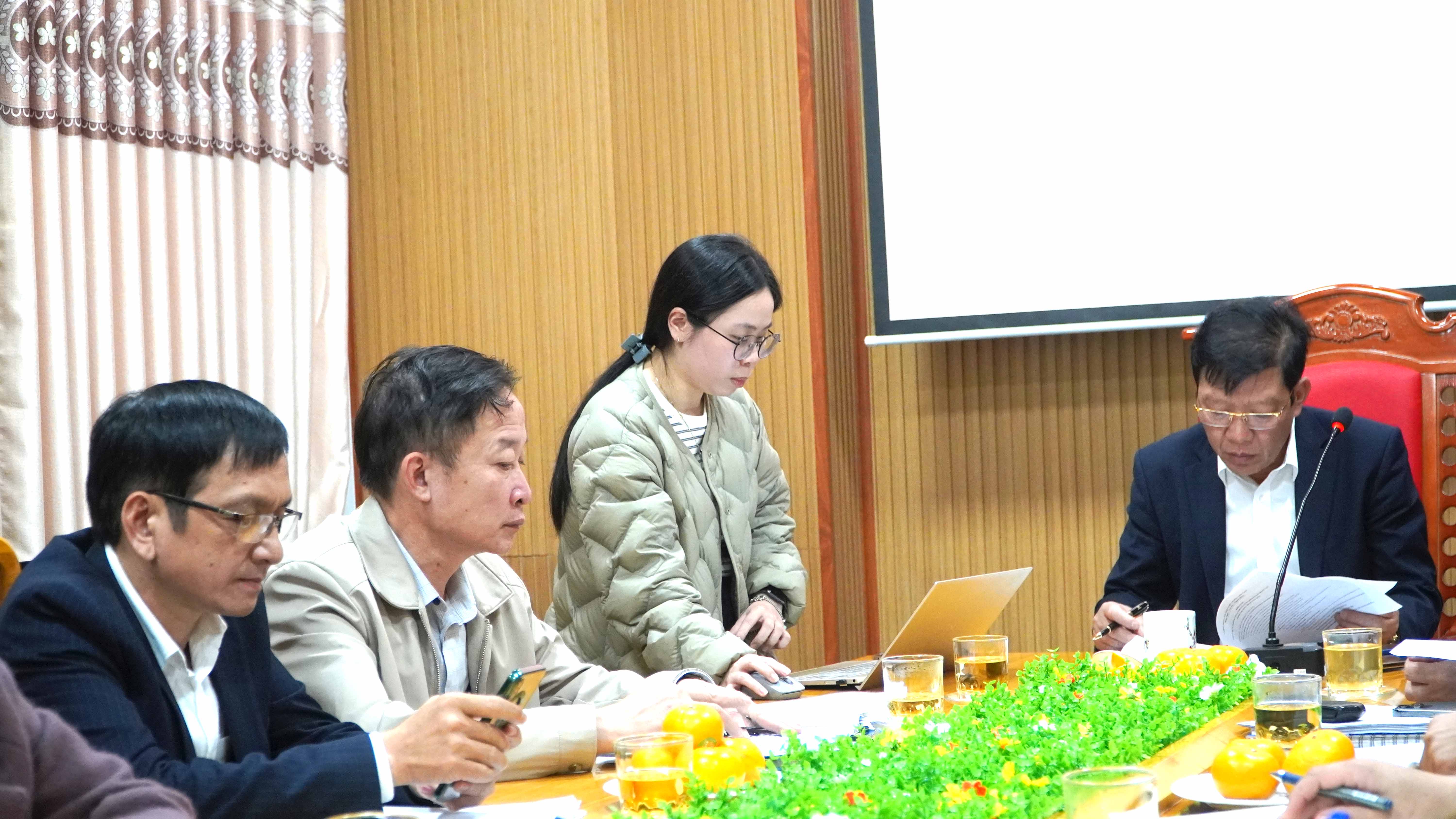 thư ký đoàn kiểm tra đọc 