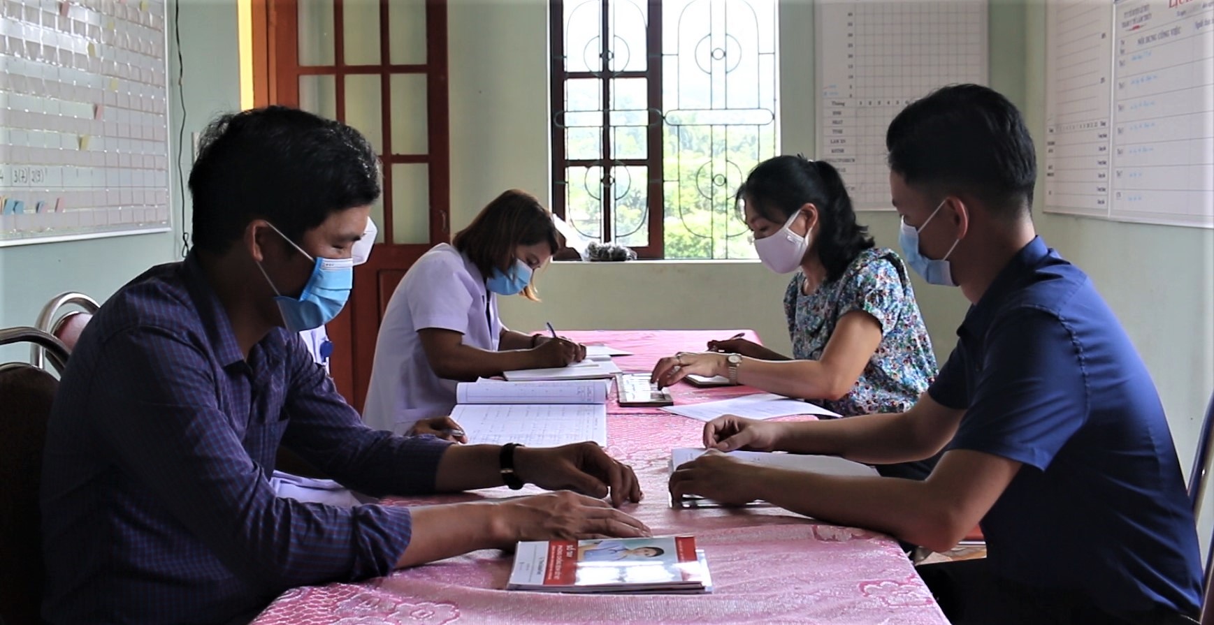 tại các điểm kính hiển vijpg