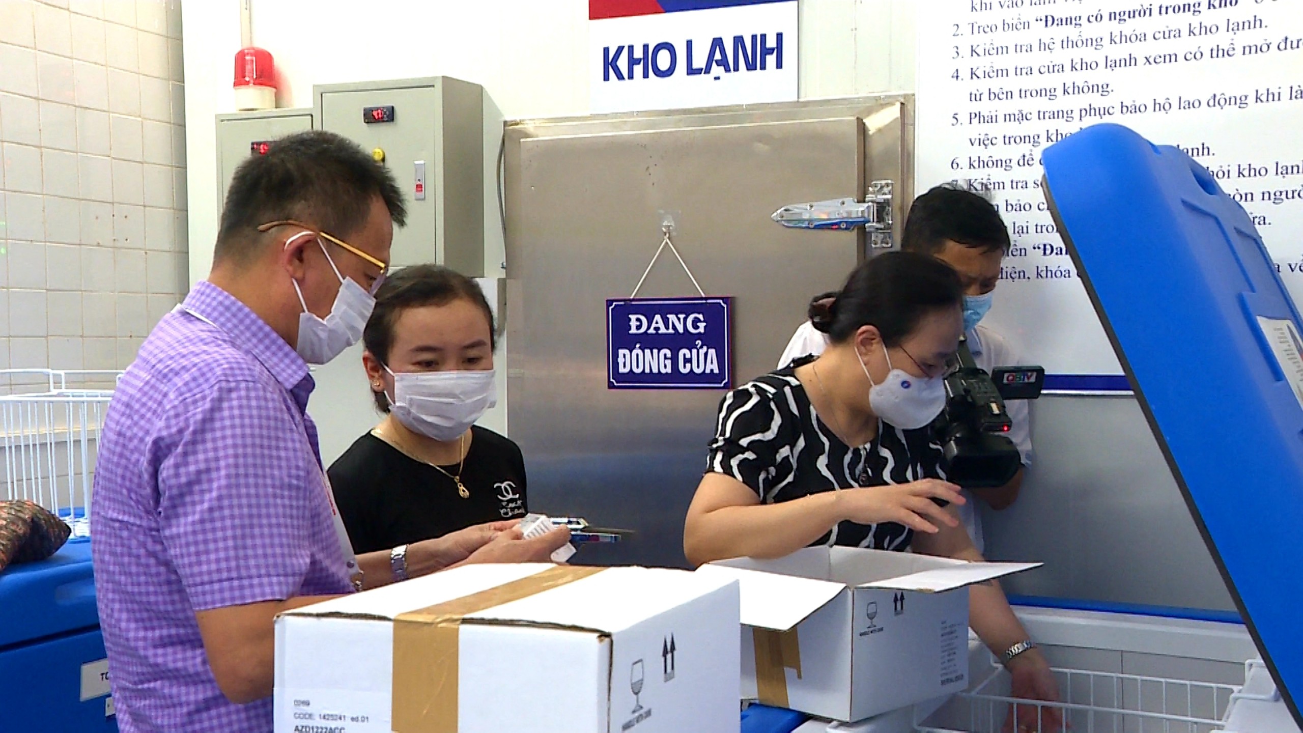 xêp tiệp kiểm tra vác xin 16.500