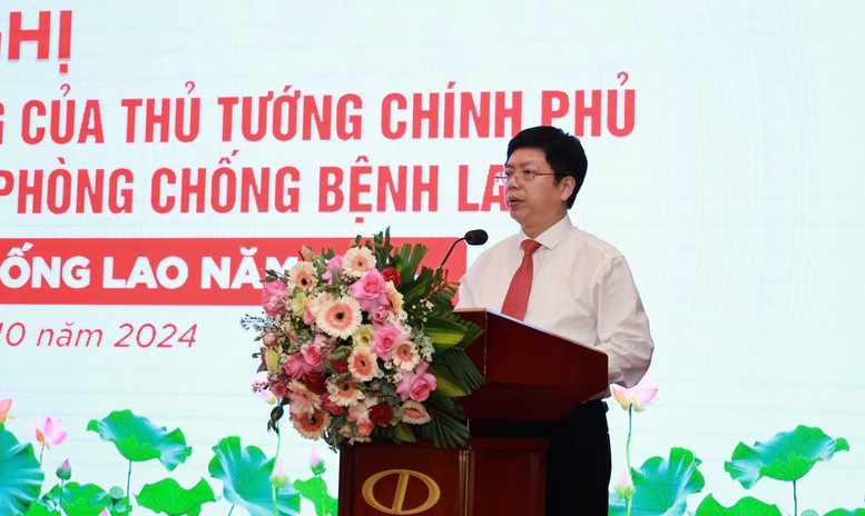 Ông Nguyễn Trọng Khoa Phó Cục trưởng Cục Quản lý Khám chữa bệnh Bộ Y tế phát biểu chỉ đạo tại hội nghị