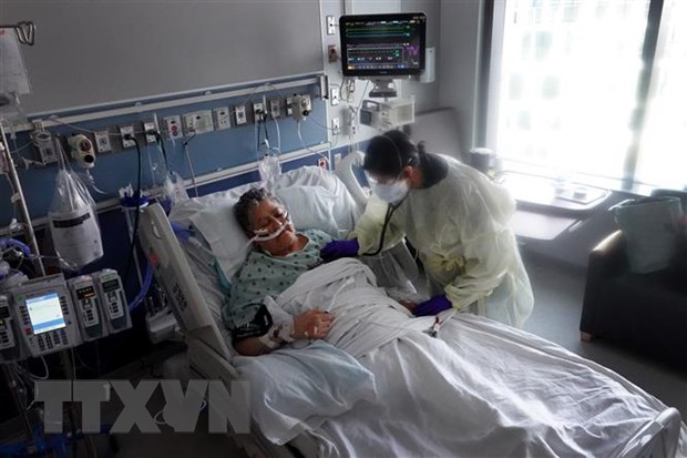 Điều trị cho bệnh nhân nhiễm COVID 19 tại bệnh viện ở Chicago bang Illinois Mỹjpg