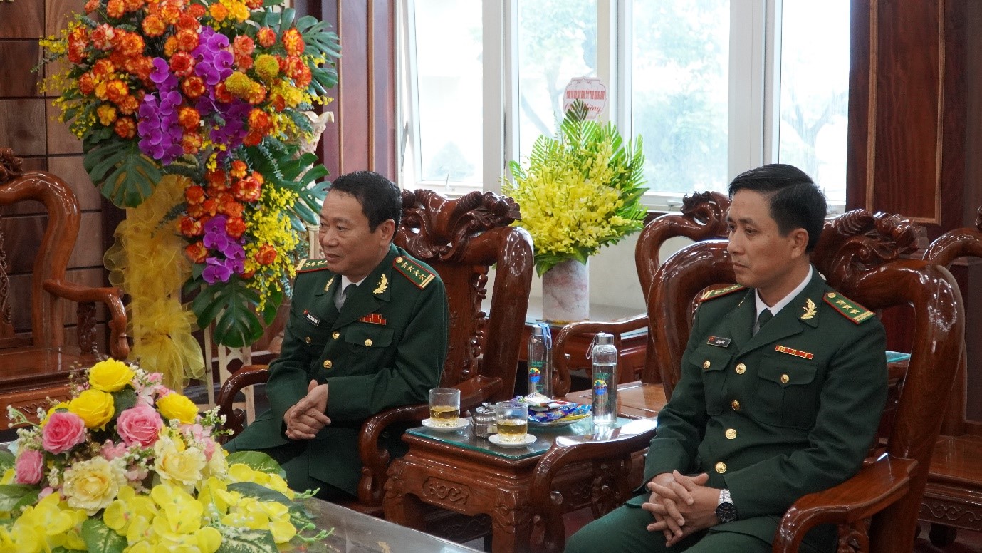 Đại_diện_Bộ_Chỉ_huy_Bộ_đội_biên_phòng_tỉnh_cùng_chia_sẻ_các_hoạt_động_phối_kết_hợp_trong_thời_gian_qua_giữa_hai_đơn_vị.jpg