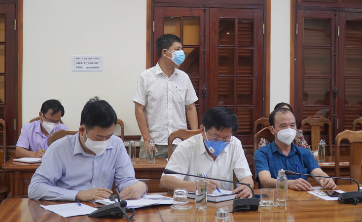 Đại diện Cơ sở điều trị Covid 19 Trường cao đẳng Luật miền Trung trao đổi về công tác thu dung điều trị F0