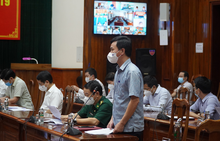 Đồng chí Giám đốc Sở Y tế Phó CHT Trung tâm Chỉ huy phòng chống dịch Covid 19 tỉnh Nguyễn Đức Cường thông tin về công tác phòng chống dịch trên địa bàn tỉnhjpg