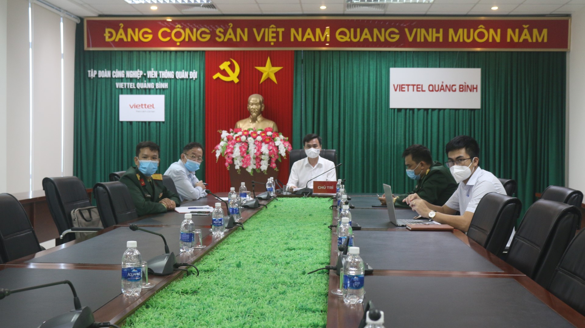 Đồng chí Nguyễn Đức Cường Giám đốc Sở Y tế chủ trì tại điểm cầu tỉnh Quảng Bình