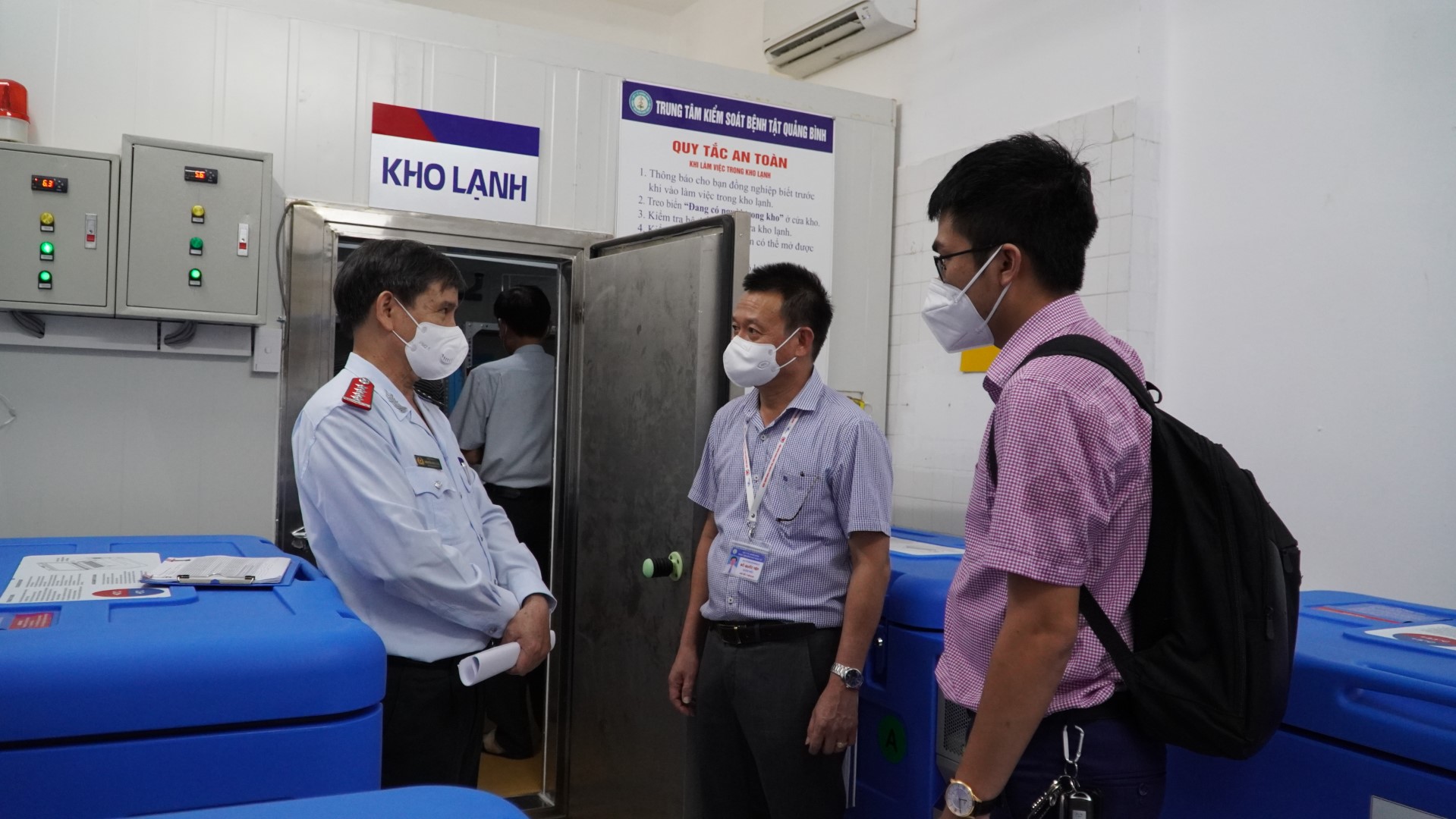 ẢNH 3 KIÊM TRA CÔNG TÁC BẢO QUẢN VẮC XIN TẠI CDC QUẢNG BÌNH2 Large