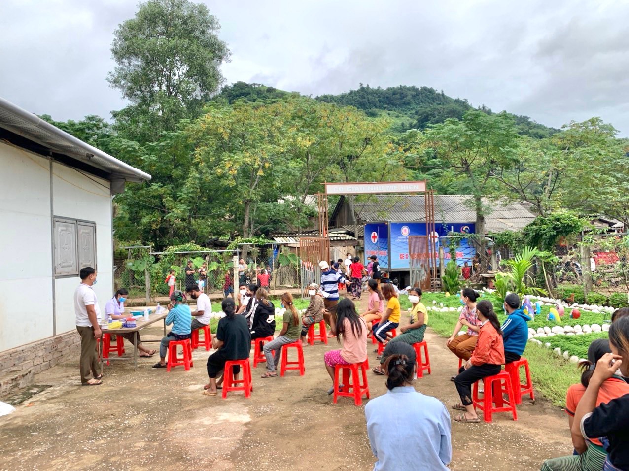 Ảnh 4 Khám và sàng lọc phát hiện chủ động bệnh lao cho người dân xã biên giới Dân Hóajpeg